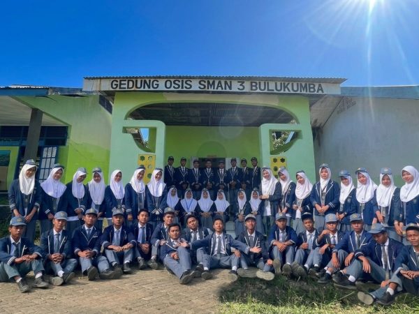 Peduli Pendidikan, Alumni SMAN 1 Bontobahari Tahun 2000 Dirikan Gedung OSIS